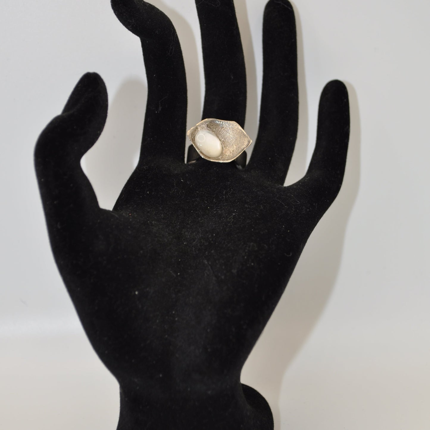 Silver Ring with Mother of Perl Center stone