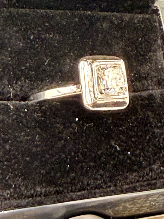 Princess Cut Garnet Sterling Silver Ring – Size 8.5 close-up detail by Jarovi Frang