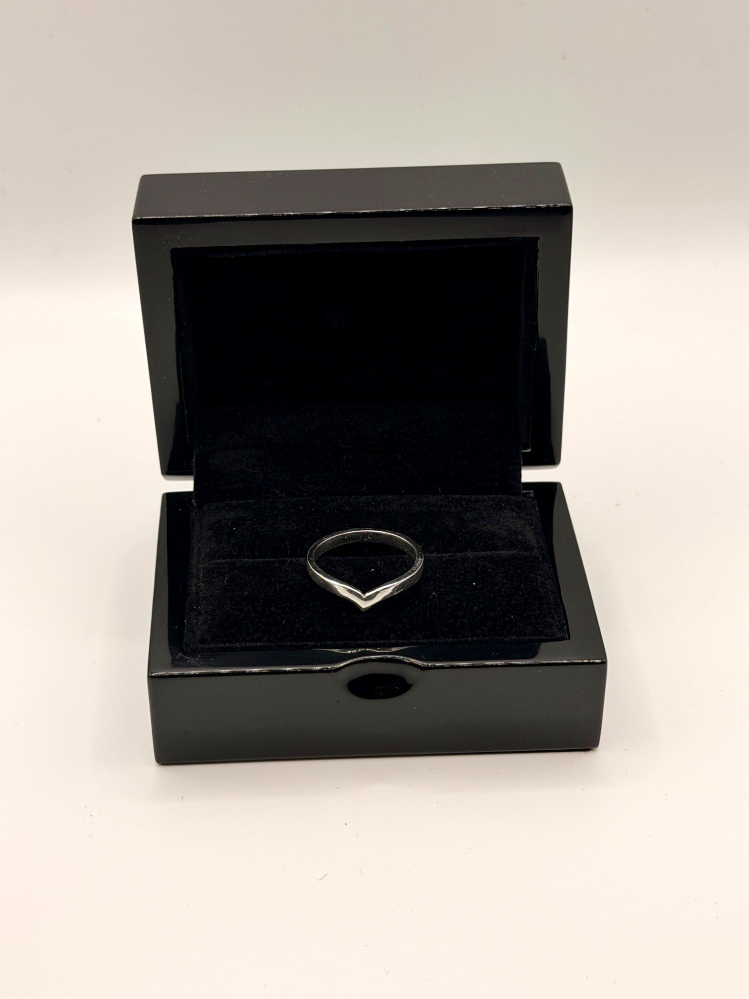The Sunny Ring – Size 7 in black velvet box by Jarovi Frang